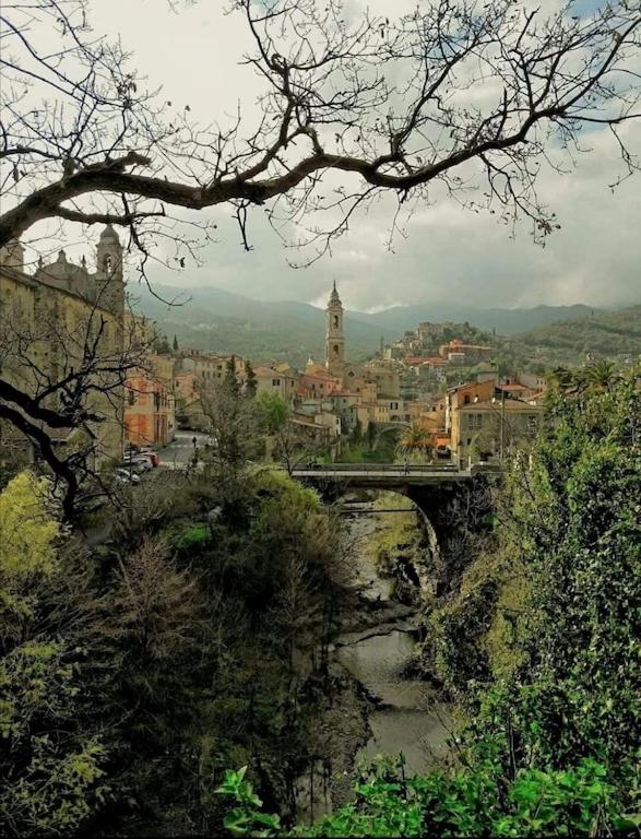 Beautifully restored romantic apartment in the centre of historic Dolcedo photo 3