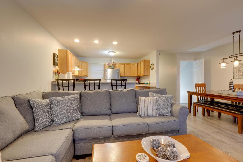 Manistee Retreat with Pool Access, Walk to Beach! photo 3