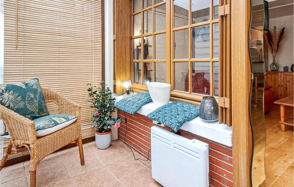 Nice Apartment In Grandcamp-maisy With Wifi And 1 Bedrooms photo 2