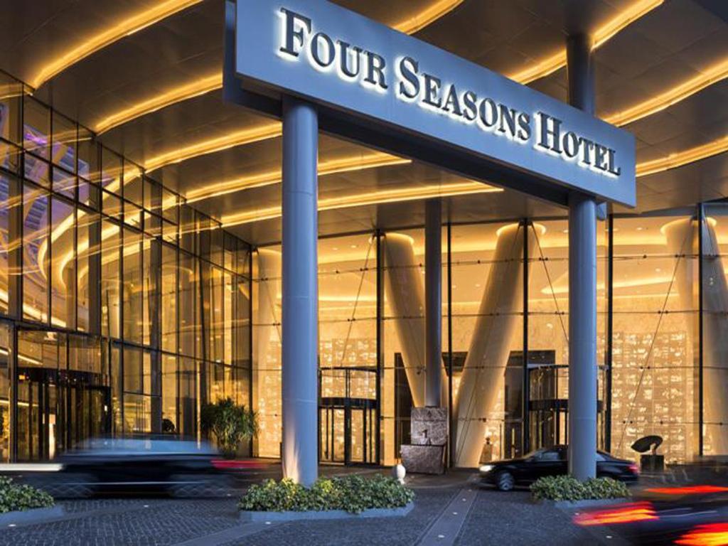 Four Seasons Hotel Guangzhou-Free Shuttle Bus to Canton Fair Complex & Overseas Buyer Registration Services during Canton Fair Period photo 2