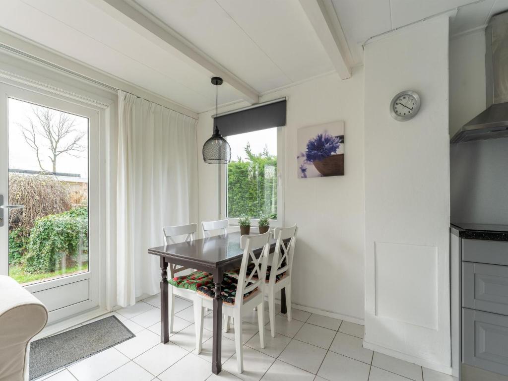 Modern holiday home in Baarland with terrace photo 2