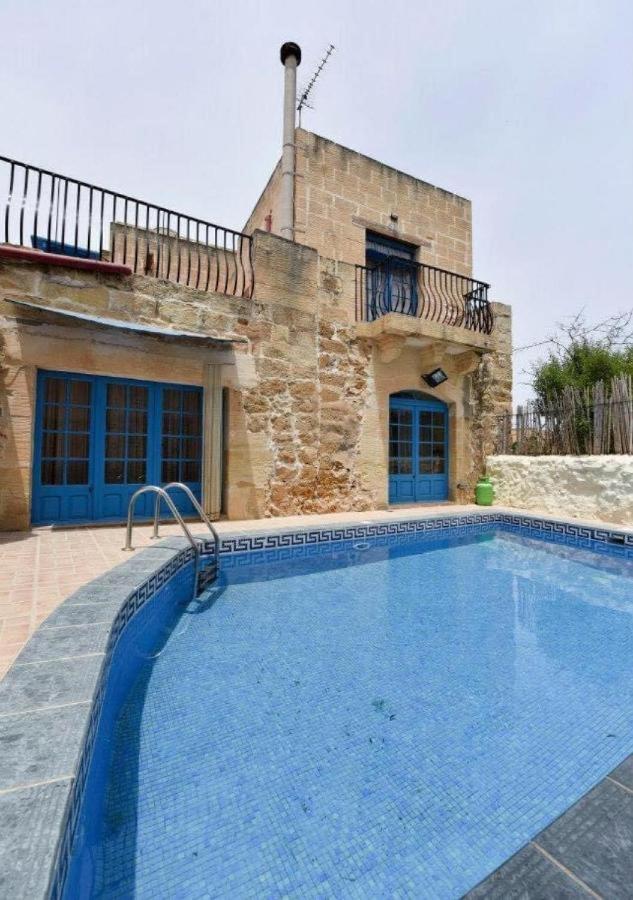 Tan-Nahla (128B) Holiday Farmhouse with Private Pool
