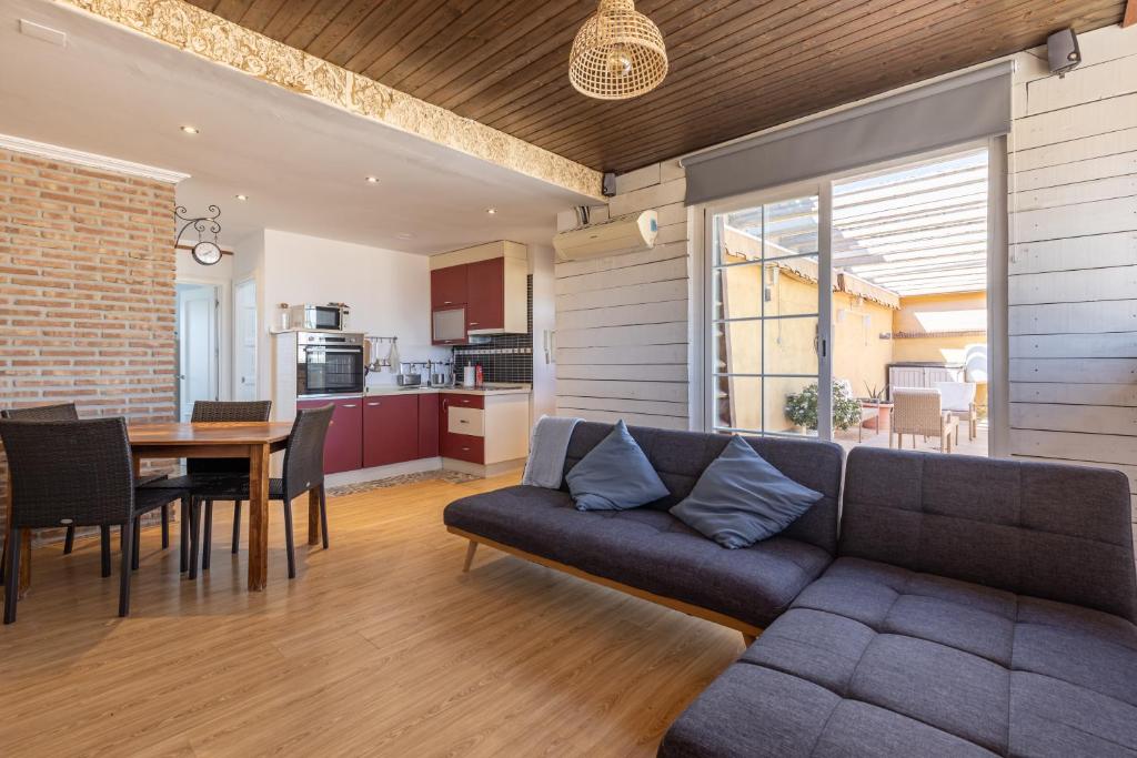 Cozy apartment in Las Gabias with a great terrace photo 2