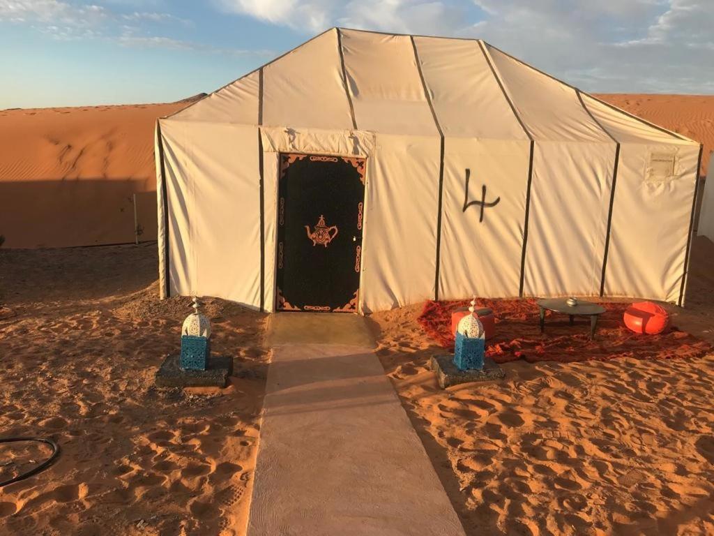Camp birds traquets of SaharaProject house mars six doors photo 3