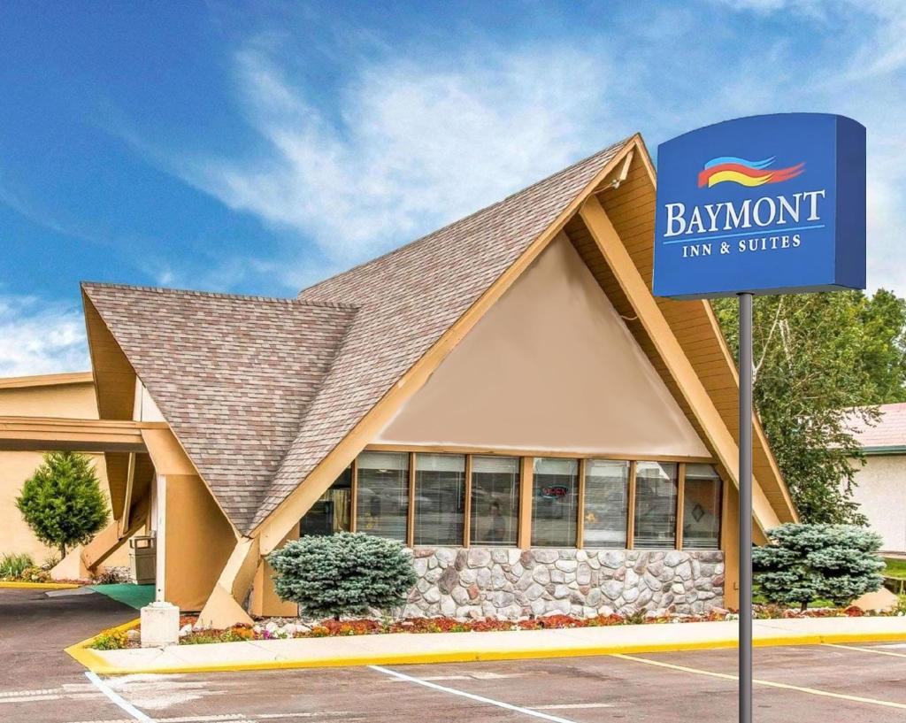 Baymont by Wyndham Bay City photo 1