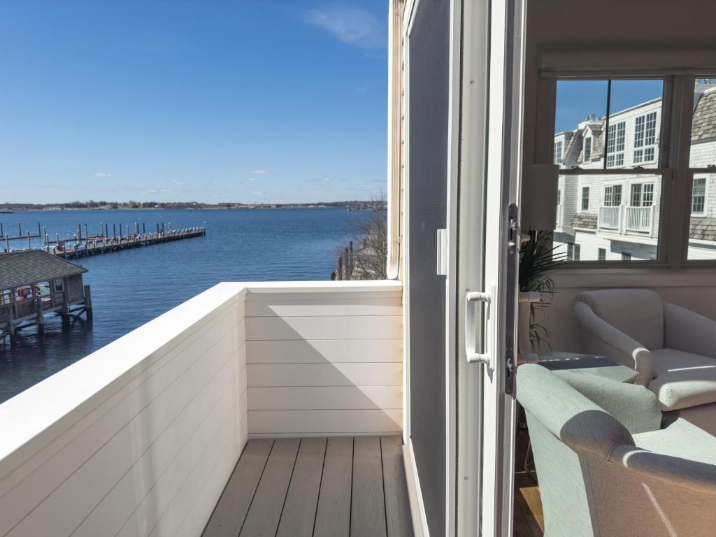 Harborside Inn photo 2