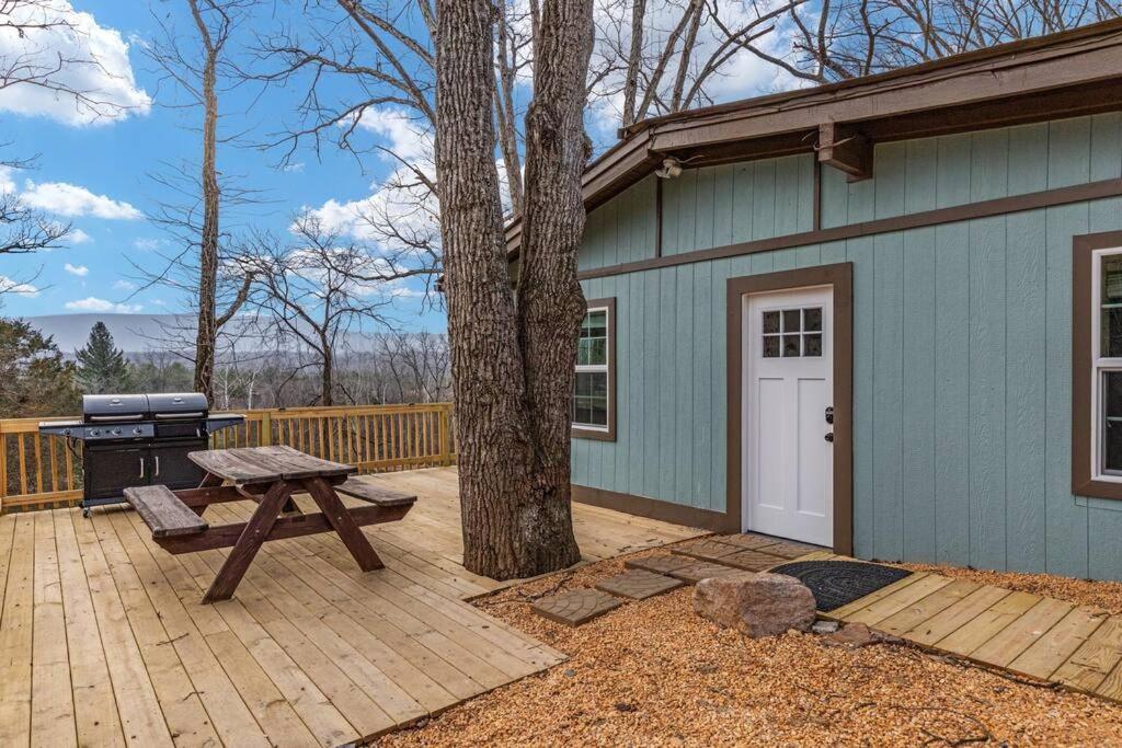 Lazy Lake 3BR Cabin w/ Mtn Views + Hot Tub +Wi-Fi photo 4