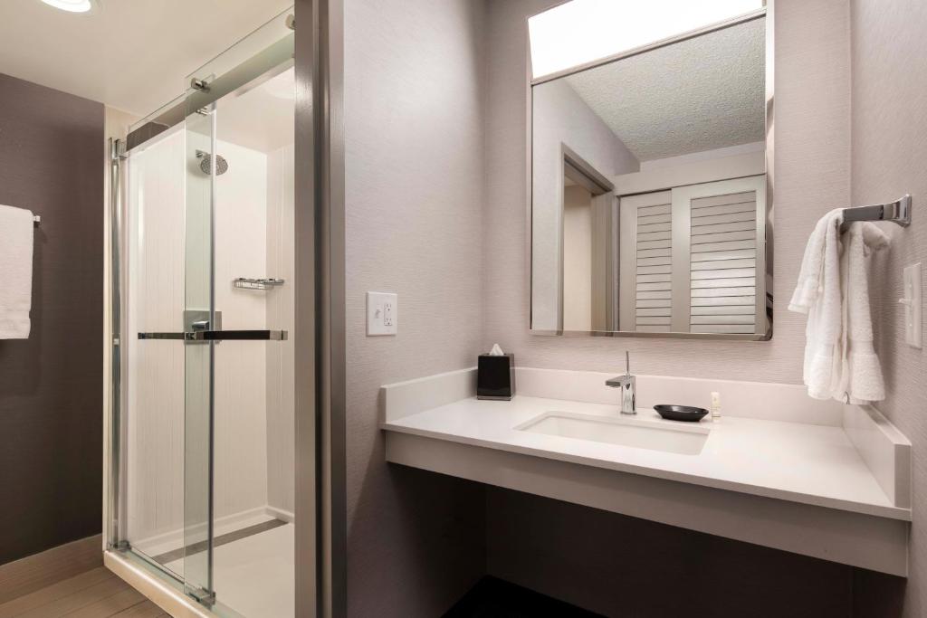 Courtyard by Marriott Fresno photo 1