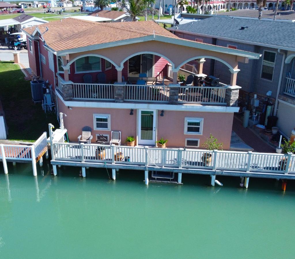Copper Bottomed Waterfront Cottage Bring the family Please see Manager Info before booking photo 2