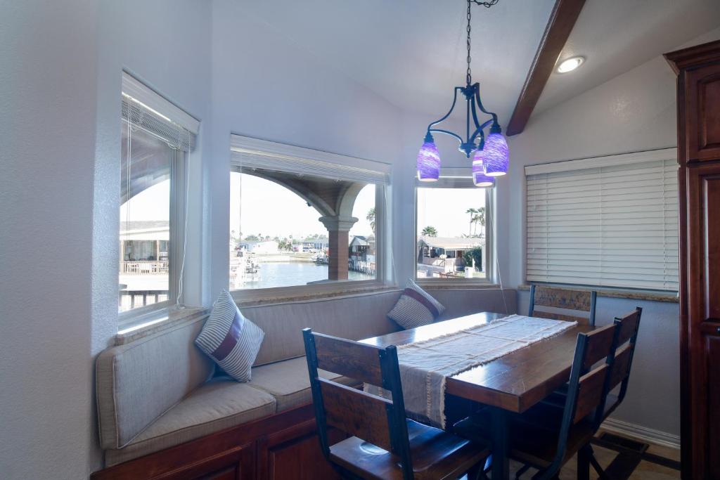 Copper Bottomed Waterfront Cottage Bring the family Please see Manager Info before booking photo 4