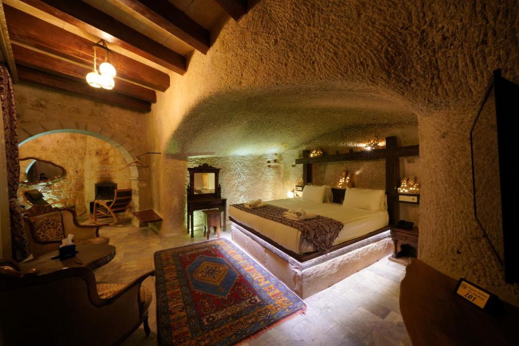 Shoestring Cave House photo 1