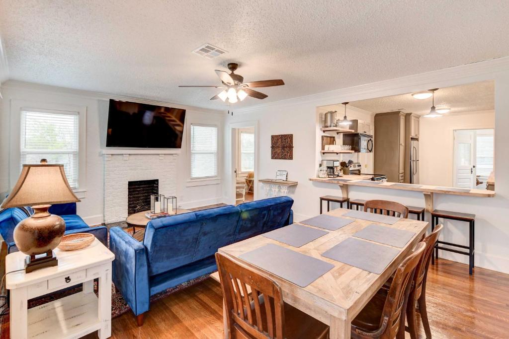 Vacation Rental about 2 Mi to Magnolia Market! photo 4