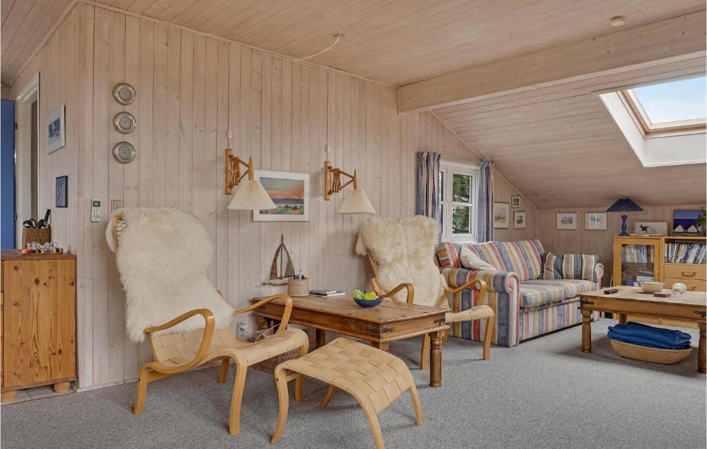 Awesome Home In Frstrup With 2 Bedrooms And Wifi photo 1