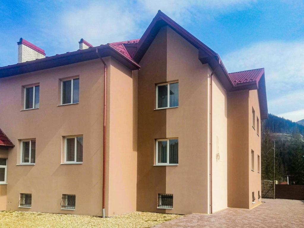 Den House photo 1