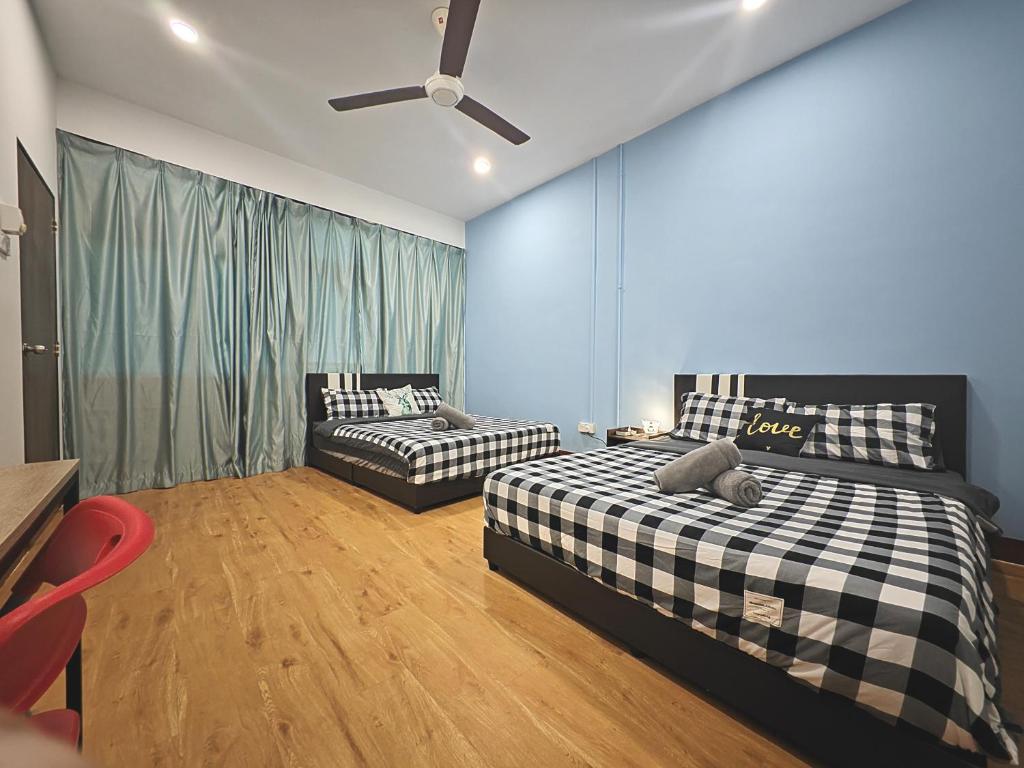 KTV, Dart & Snooker 4BR 16-20pax 4min walk to Jonker & Town, Malacca