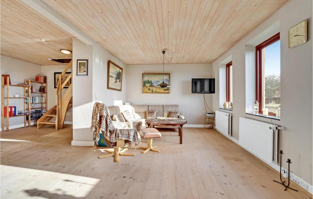 Amazing Home In Bandholm With 3 Bedrooms And Wifi photo 2