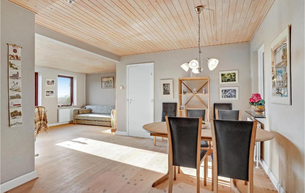 Amazing Home In Bandholm With 3 Bedrooms And Wifi photo 4