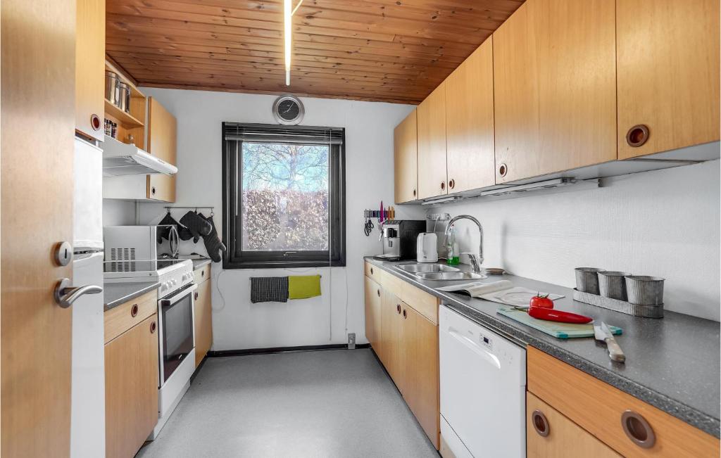 Beautiful Home In Bog By With 2 Bedrooms And Wifi photo 1