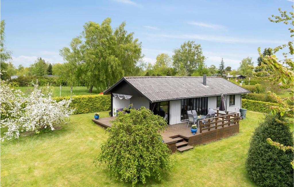 Beautiful Home In Bog By With 2 Bedrooms And Wifi