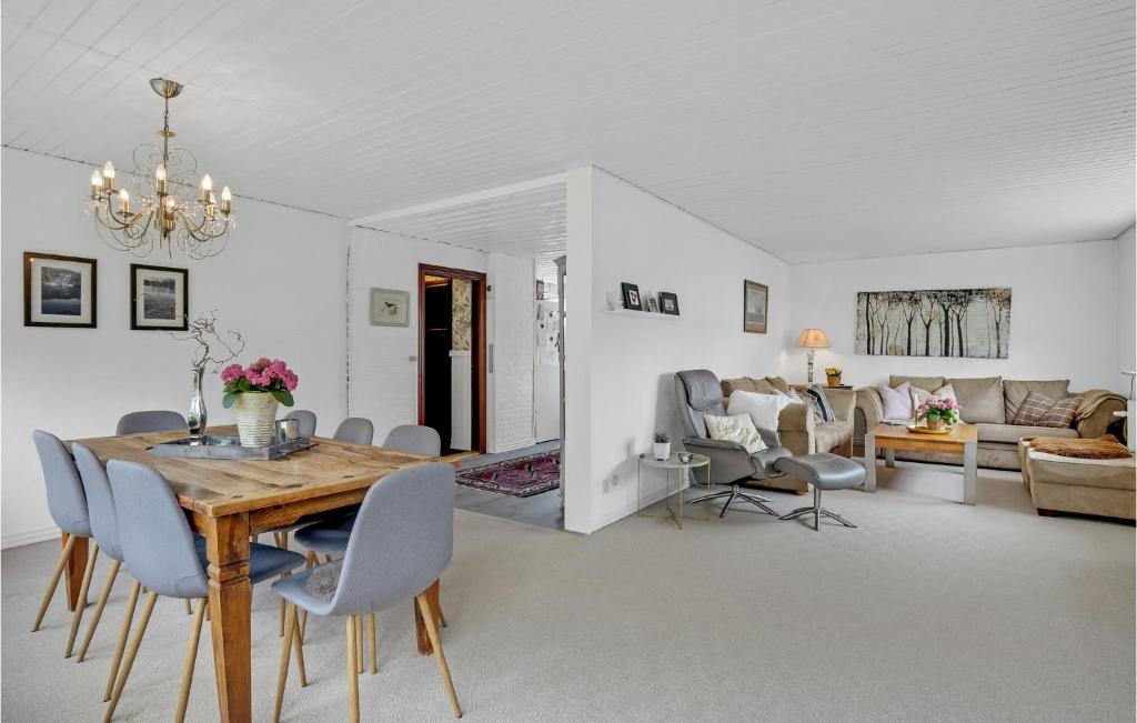 Nice Home In Frederikshavn With Wifi And 4 Bedrooms photo 2
