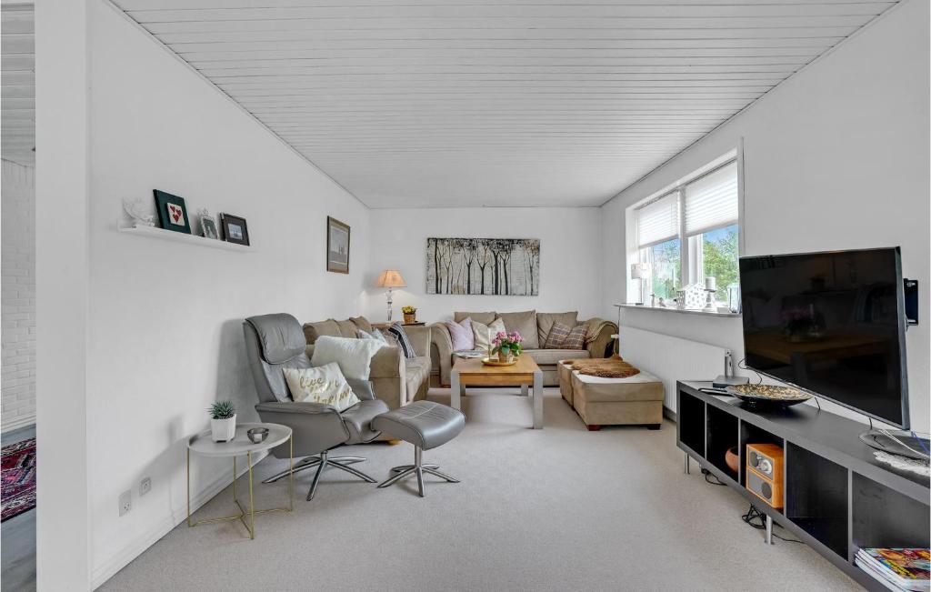 Nice Home In Frederikshavn With Wifi And 4 Bedrooms photo 3