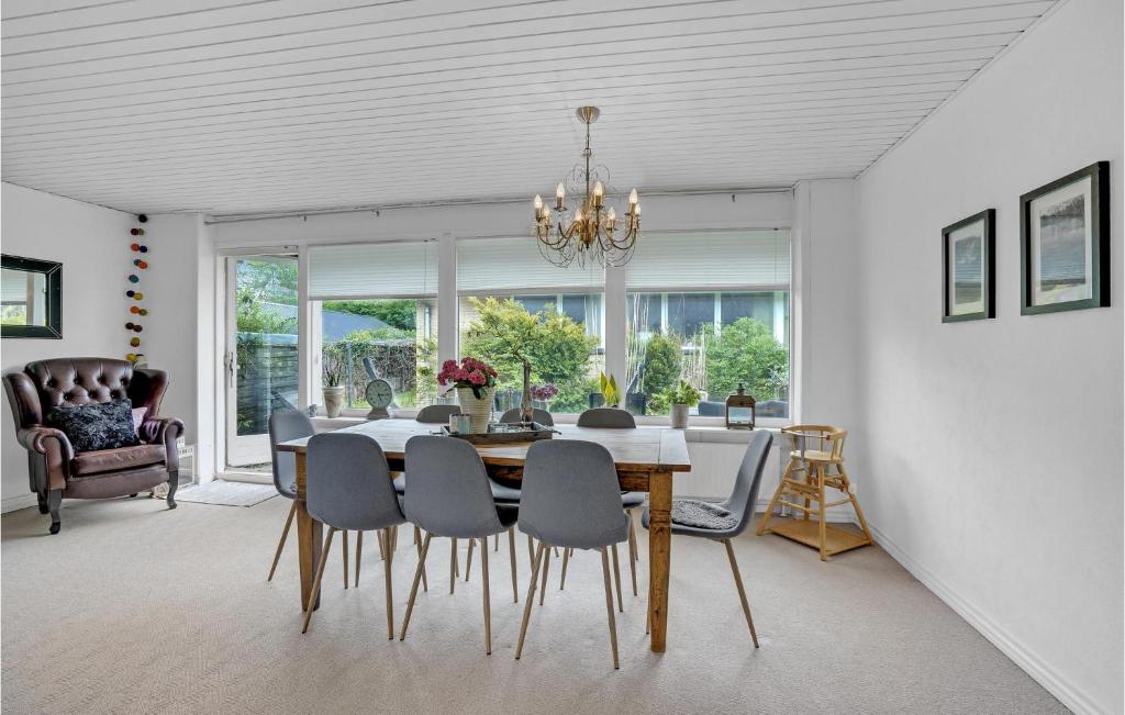 Nice Home In Frederikshavn With Wifi And 4 Bedrooms photo 4