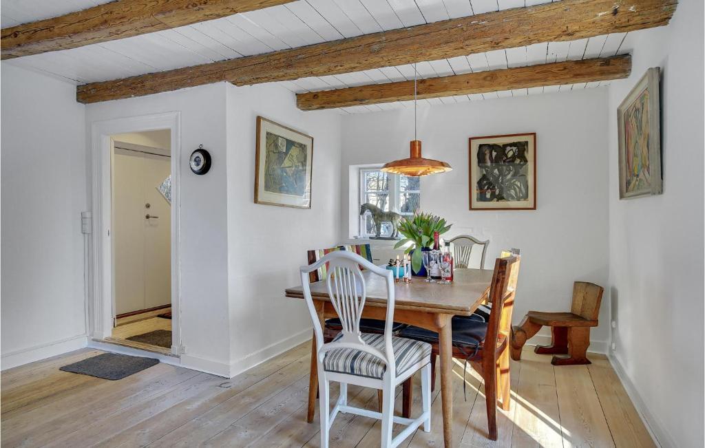 Stunning Home In Tisvildeleje With 2 Bedrooms And Wifi photo 4
