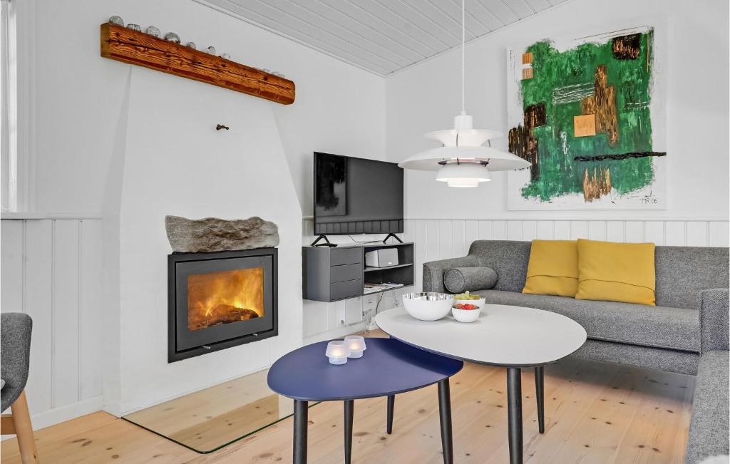 Amazing Home In Glesborg With 3 Bedrooms And Wifi photo 2