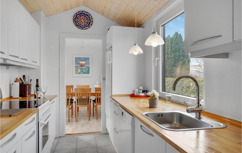 Awesome Home In Gedser With 3 Bedrooms And Wifi photo 3