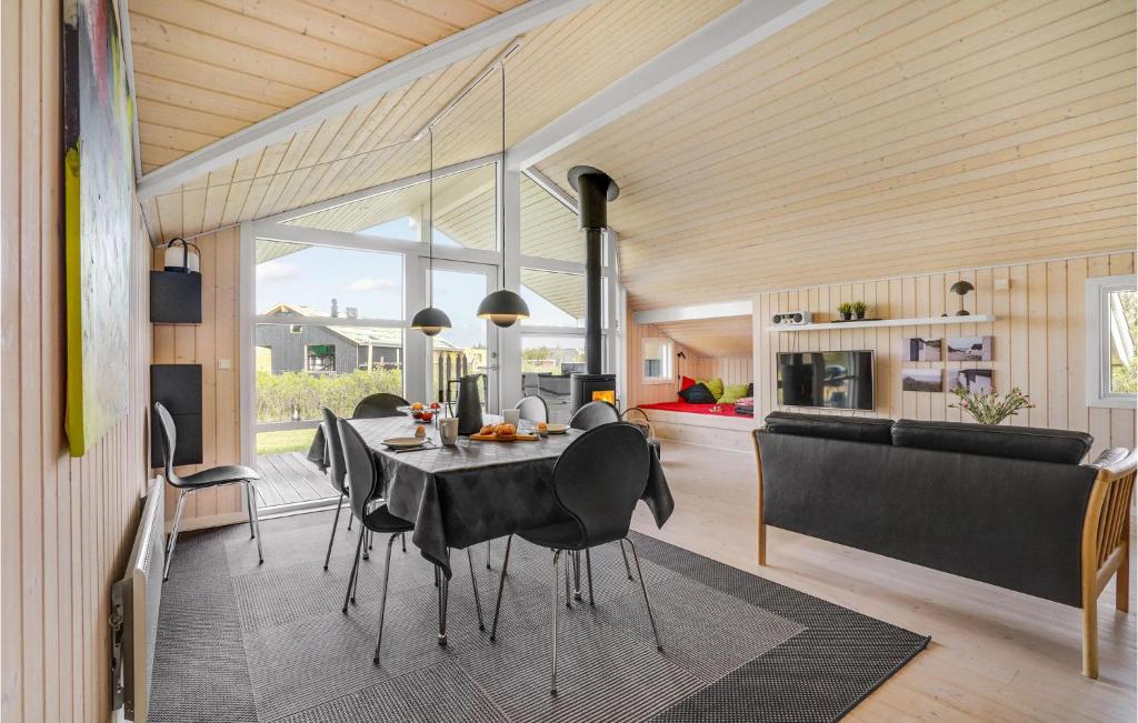Awesome Home In Vestervig With 3 Bedrooms And Wifi photo 2