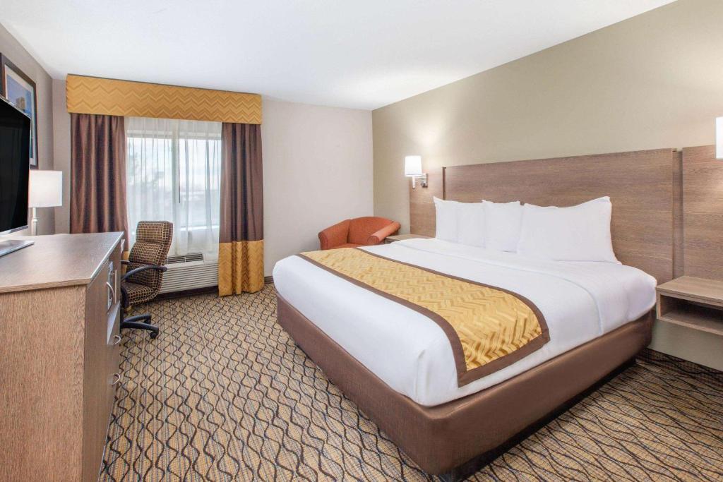 Baymont by Wyndham Grand Rapids Airport photo 4