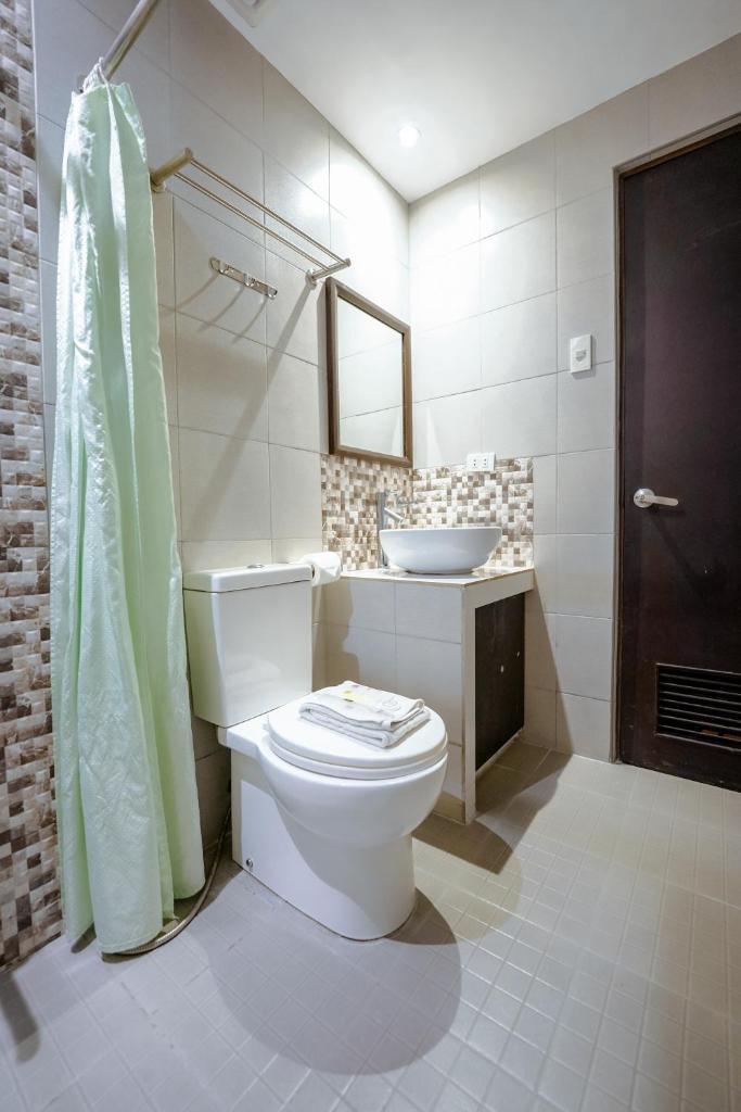 Emerald Boutique Hotel - Tap to explore photos
