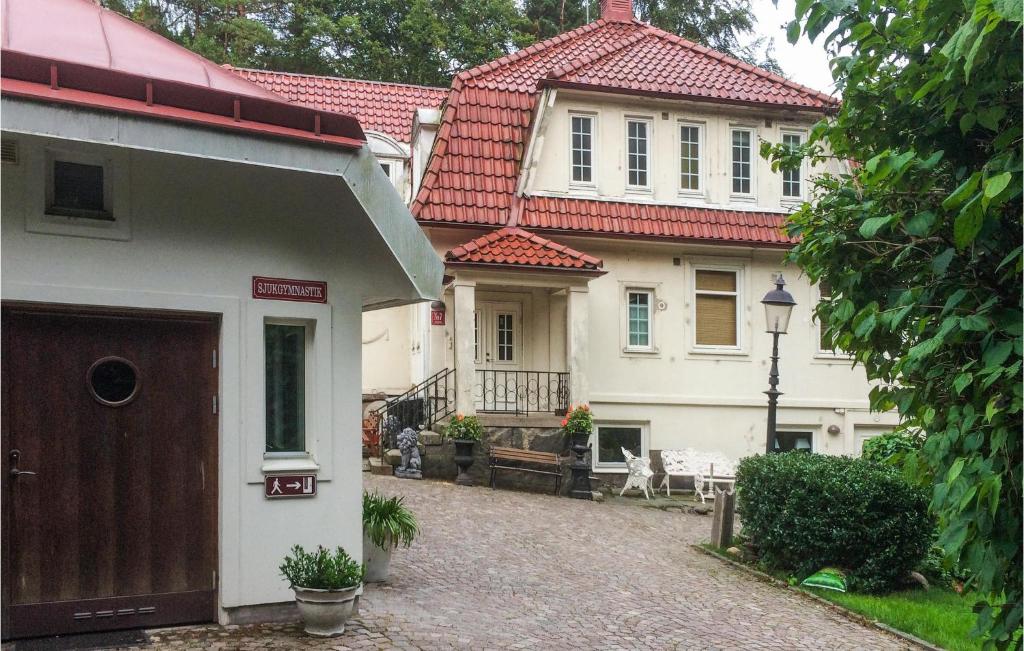 Stunning Apartment In Bors With Wifi And 2 Bedrooms