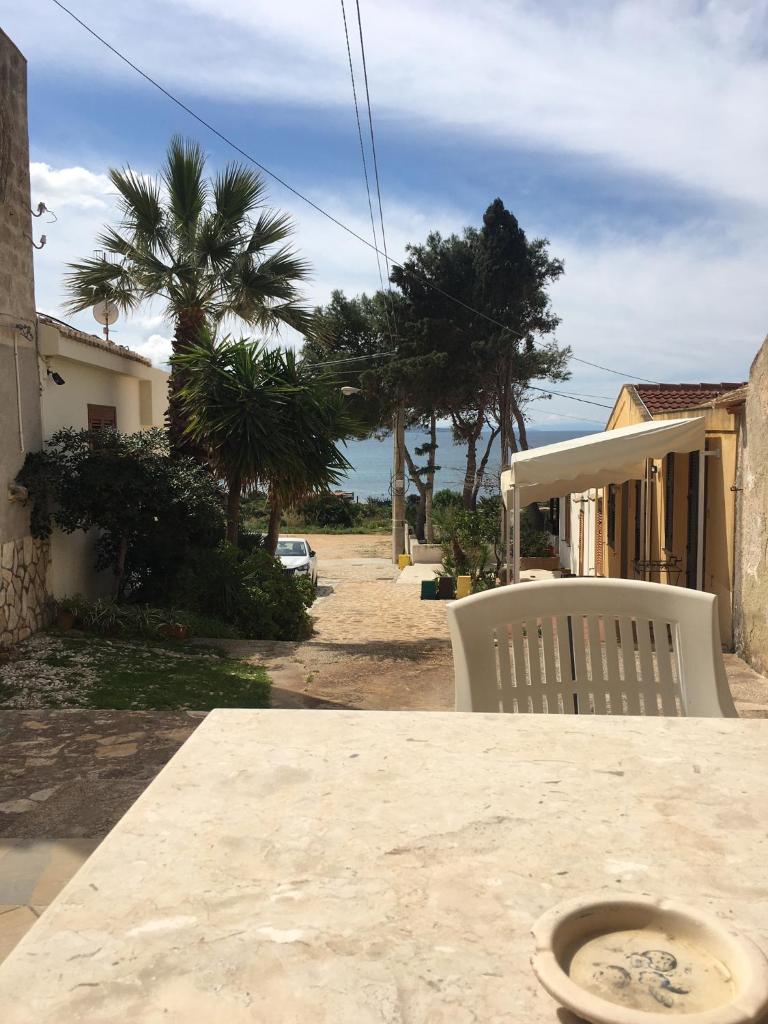 CASA CON VERANDA SUL MARE e A 4 MINUTI A PIEDI DALLA SPIAGGIA photo 3