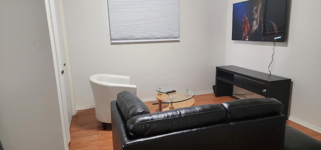 ChessKings Guest House - Unit 1 photo 2