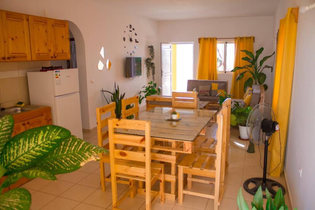 Cosy & Relax Yellow House 5mn walk from the beach! photo 2