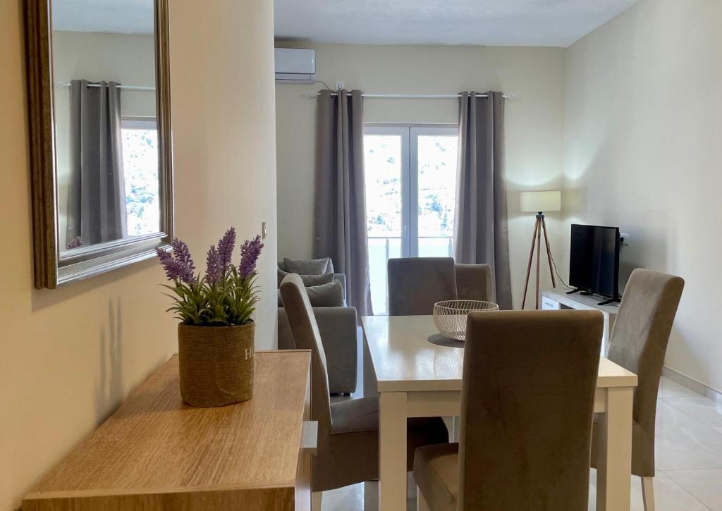 Apartments Seaview Estate Radovic photo 4