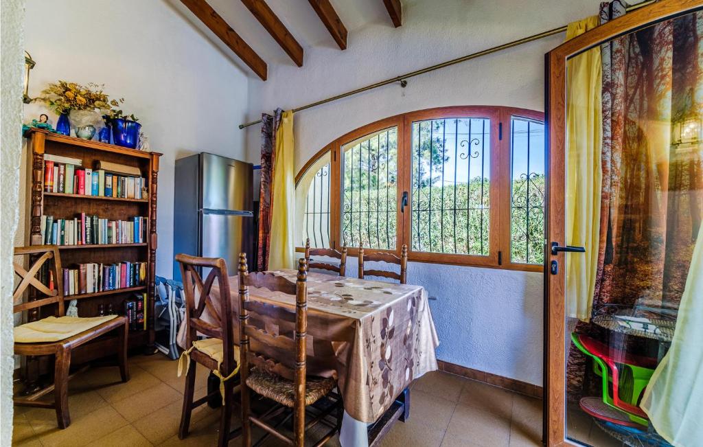 Amazing Home In Els Poblets With 3 Bedrooms, Wifi And Outdoor Swimming Pool photo 3