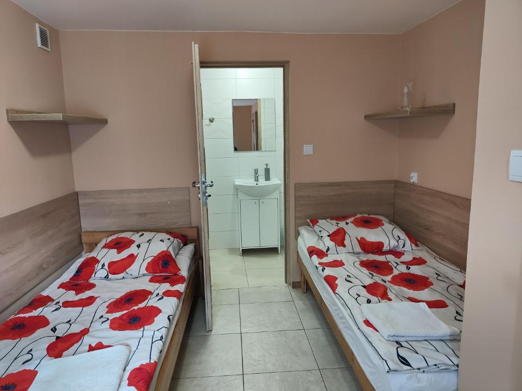 noclegi pokoje gościnne kwatery pracownicze Dobranocka photo 1