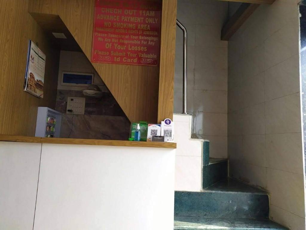 Super SleepWell Male-Female Hostel photo 2