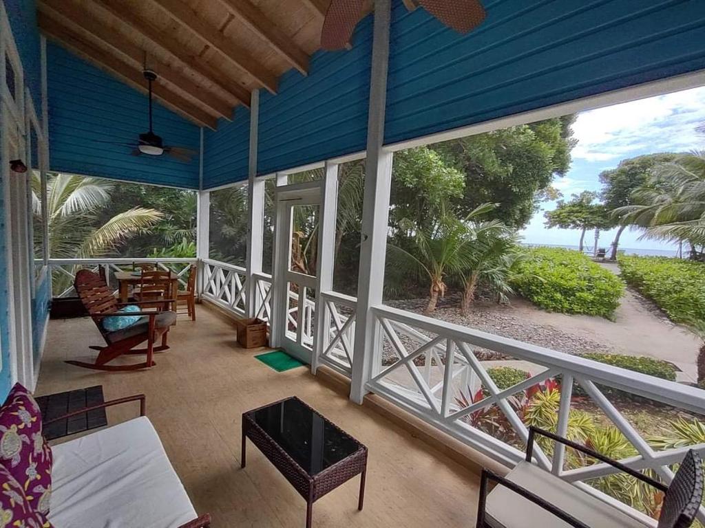 Serenity Beach Cottages photo 2