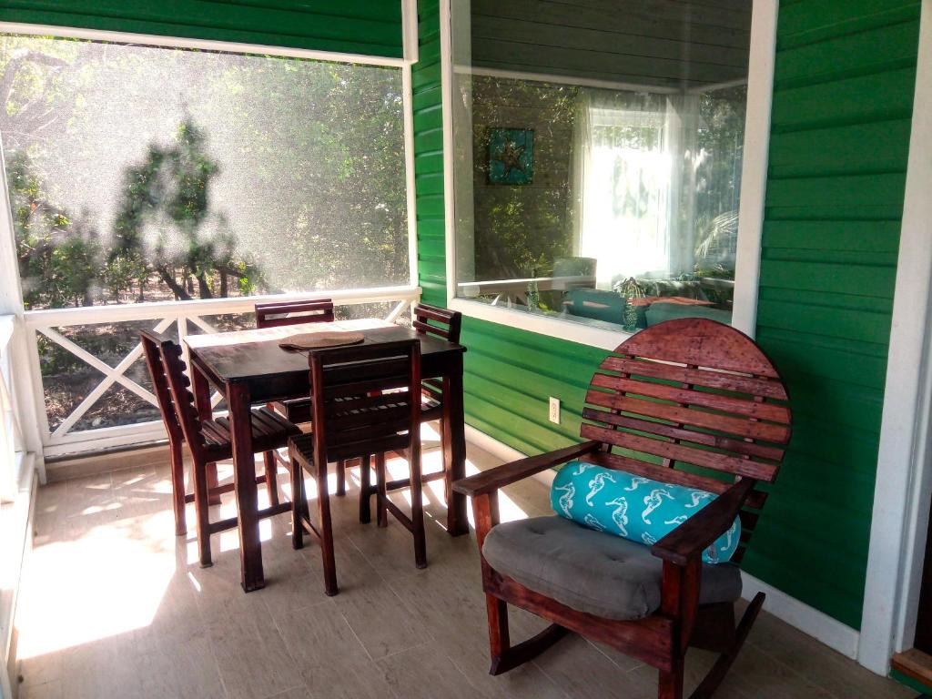 Serenity Beach Cottages photo 4