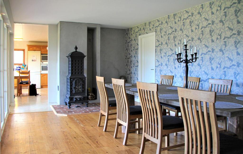 Amazing Home In Lngaryd With Wifi And 2 Bedrooms photo 3