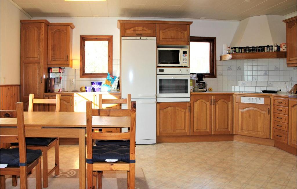 Amazing Home In Lngaryd With Wifi And 2 Bedrooms photo 4