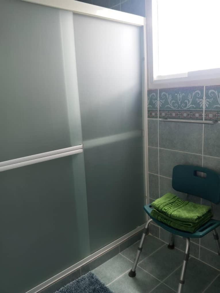 CALIFORNIA SUITE photo 2