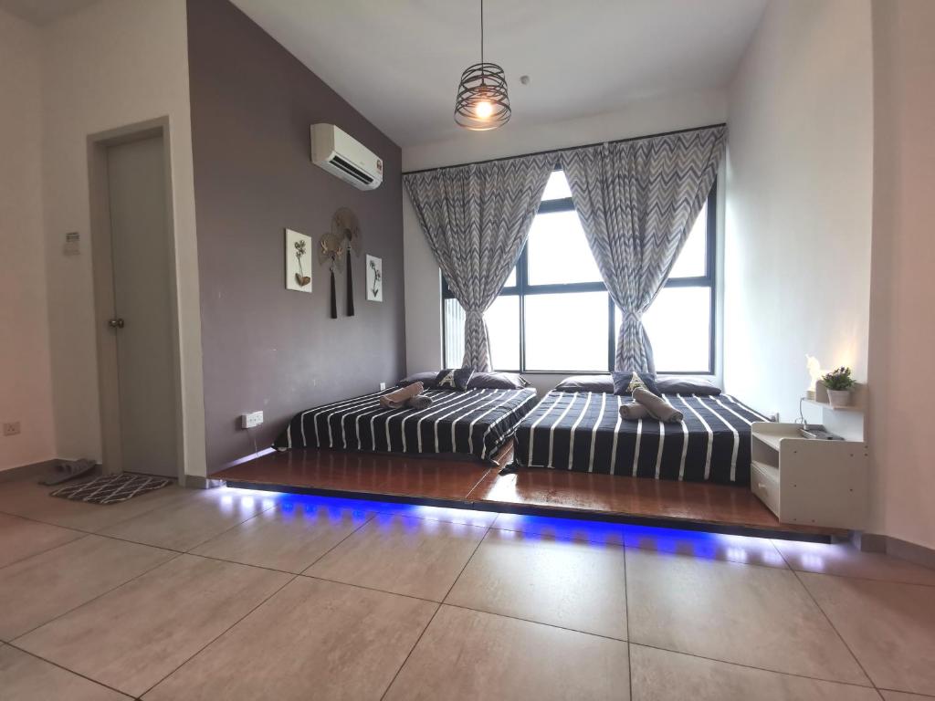 Galaxy 12~16pax Sea View I Wifi I 5min to Jonker photo 1