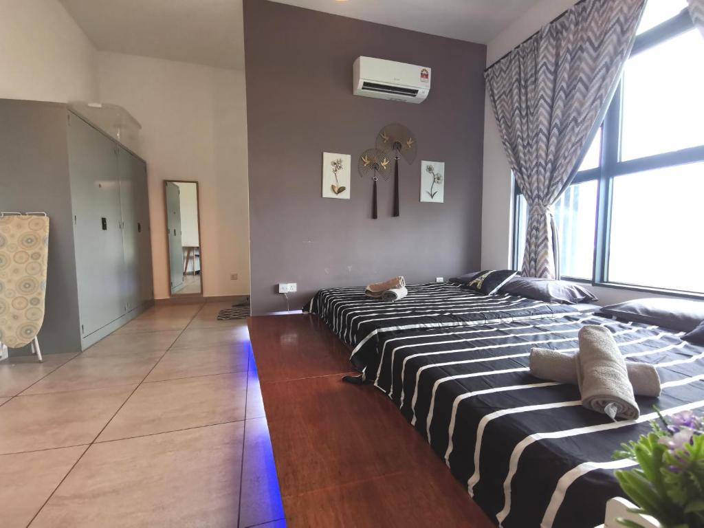 Galaxy 12~16pax Sea View I Wifi I 5min to Jonker photo 2
