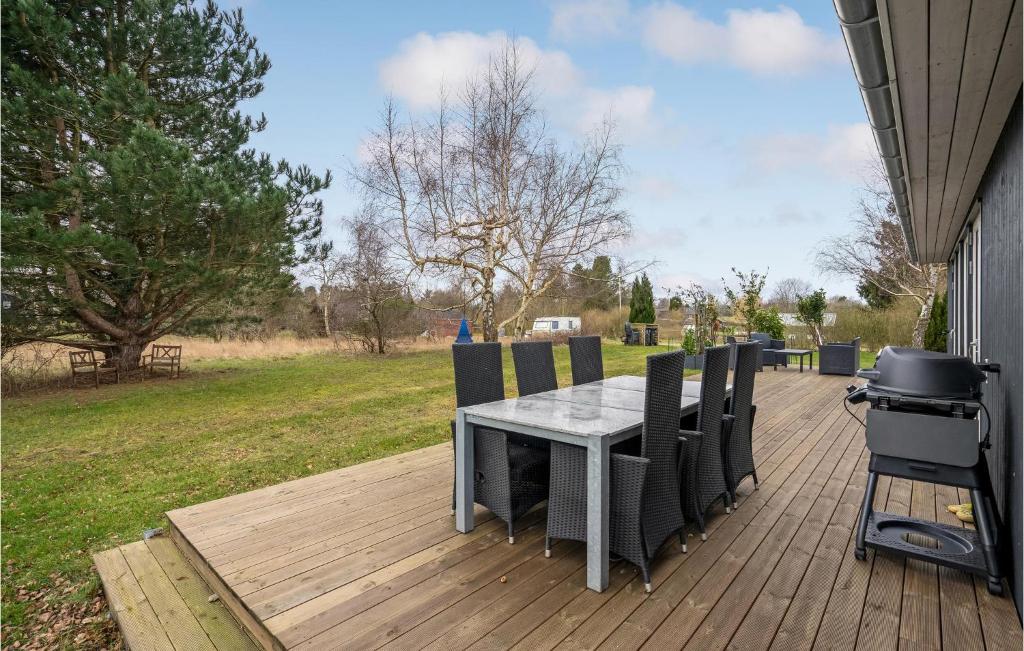 Beautiful Home In Prst With Wifi And 2 Bedrooms photo 1