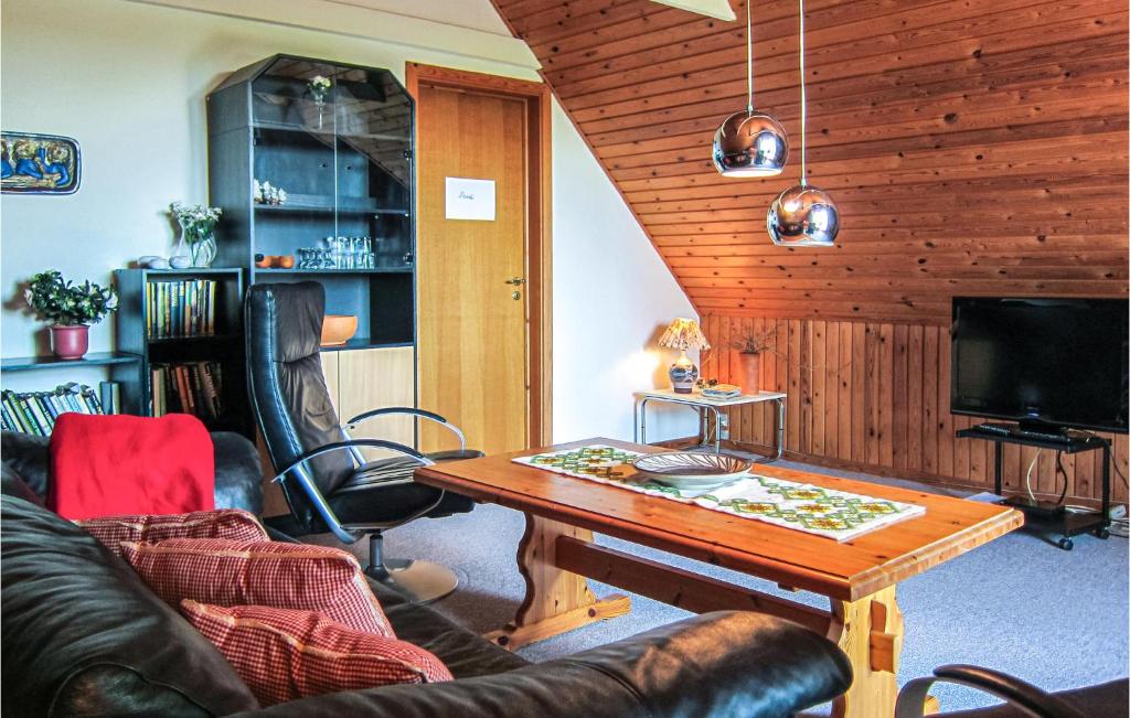 Awesome Home In Rnne With 3 Bedrooms And Wifi photo 3