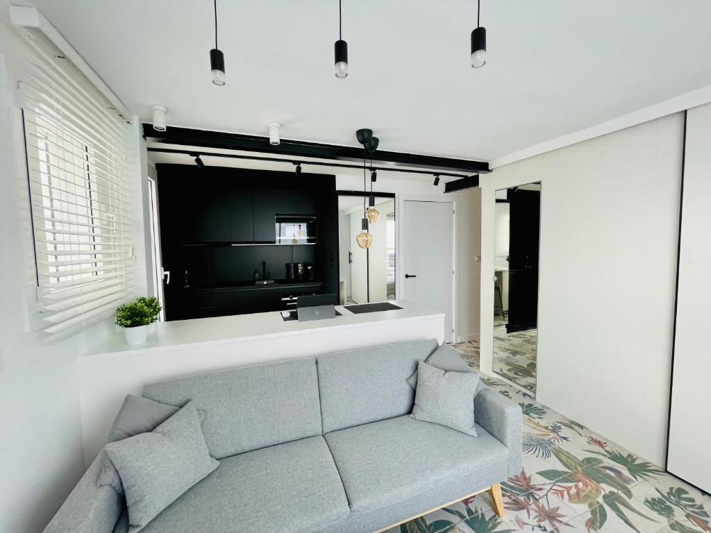 Respiro Del Mar - Beachfront Superior Apartment - Tap to explore photos